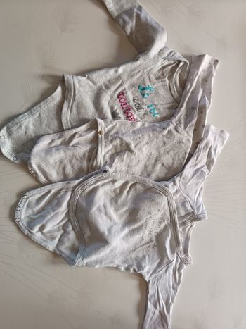 Lot 3 bodies manches longues