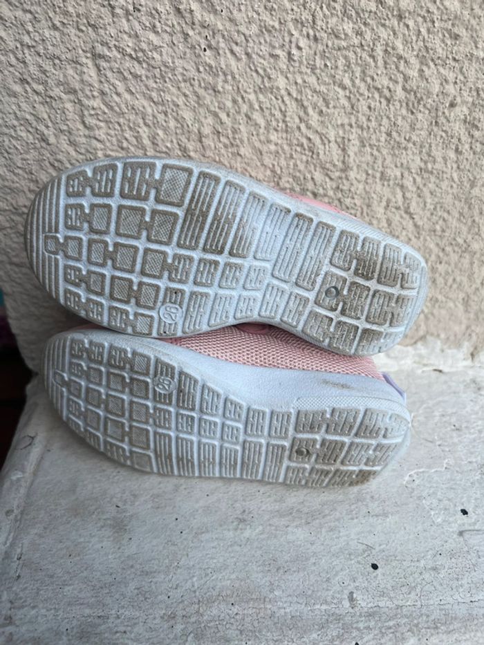 Paire de baskets fille pointure 26 bon état - photo numéro 3