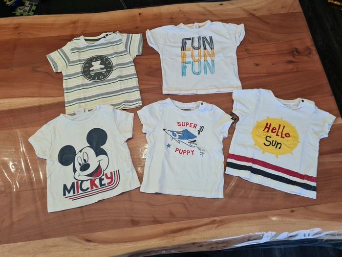 Lot 5 t-shirt été 18 mois