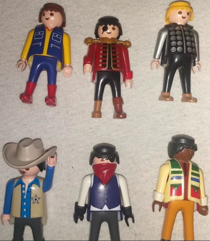 Lot de 34 figurines playmobil - photo numéro 2
