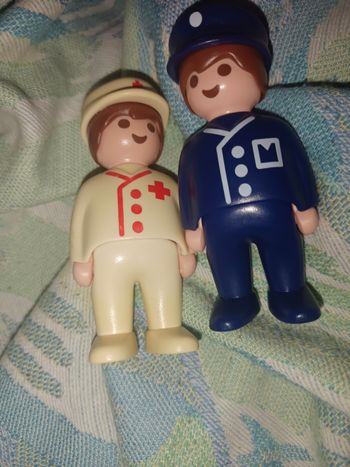 Lot de deux playmobil