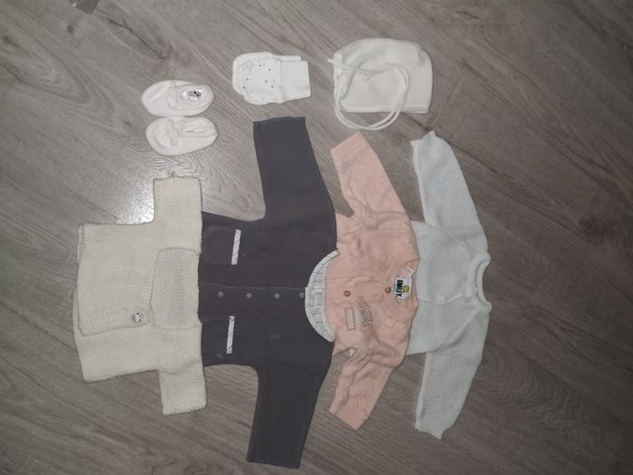 Lot 4 gilets et accessoires Hiver bébé fille naissance