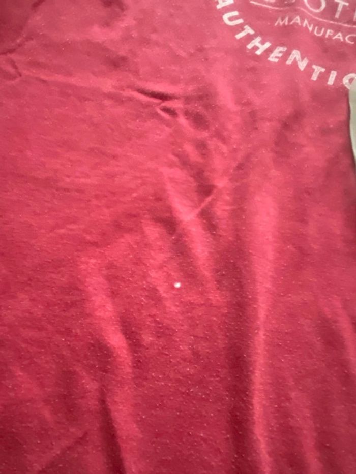 2 t shirts (tâches) - photo numéro 2