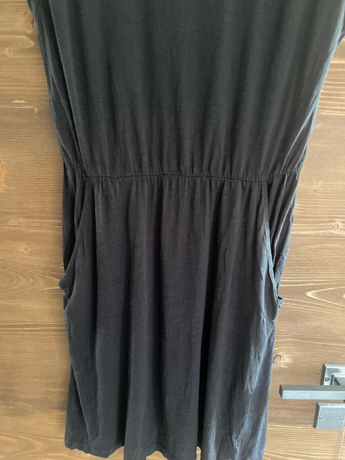 Robe tee shirt noire - photo numéro 2