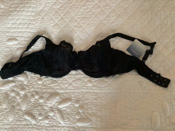 Soutien-gorge dentelle Triumph neuf étiquette noir 95E