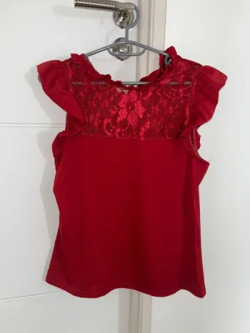 Haut rouge