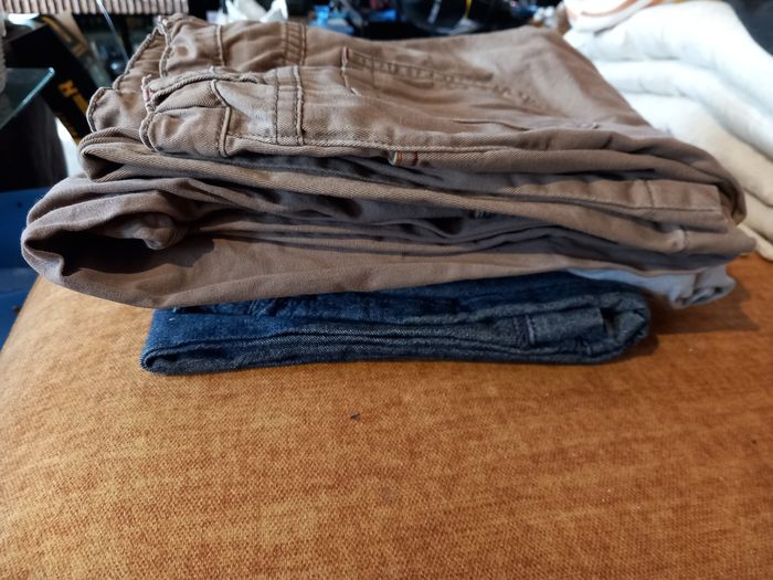 Lot 4 pantalons (10 ans)