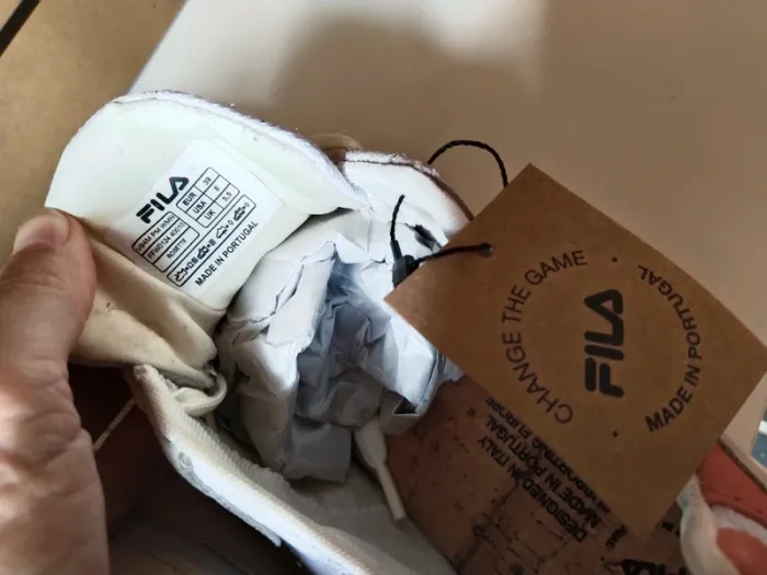 Superbe paire de baskets sneakers neuves marque Fila pointure 39 - photo numéro 9
