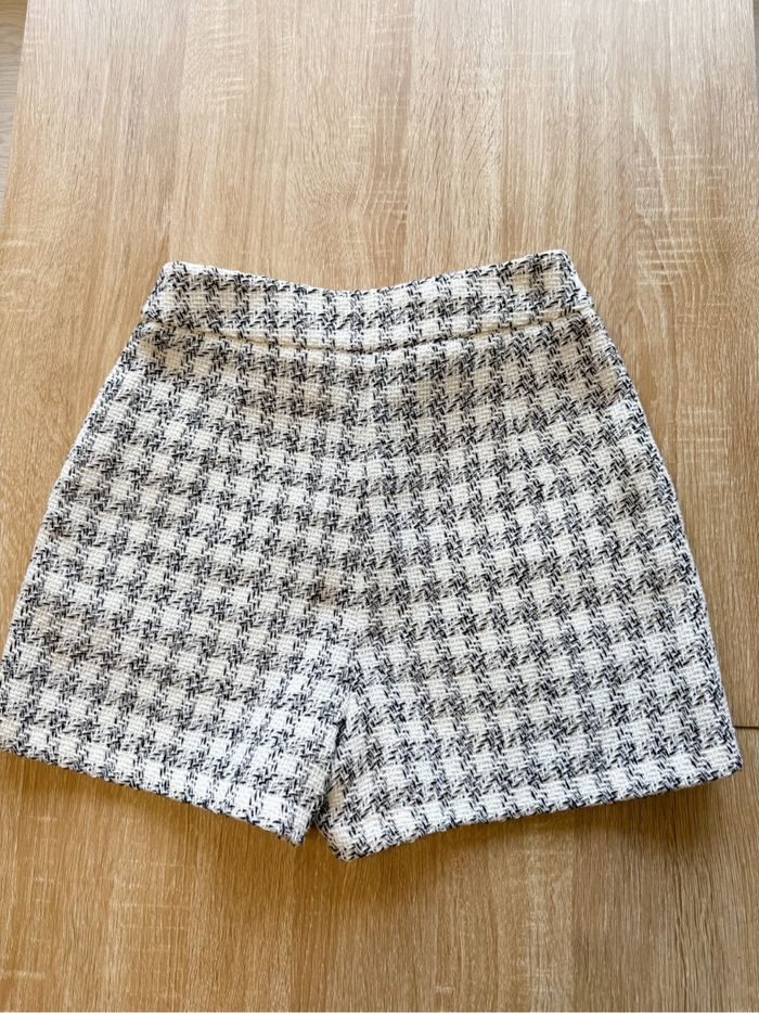 Short taille haute chiné blanc noir kiabi taille 34 XS - photo numéro 2