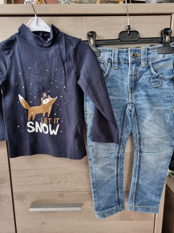Ensemble tee shirt kiabi et jeans 24 mois 