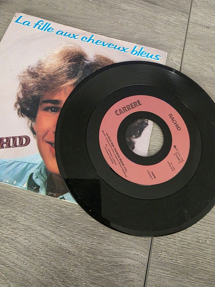 🎶 45 tours Rachid – La fille aux cheveux bleus (1982, Carrere) 🎶 - photo numéro 4