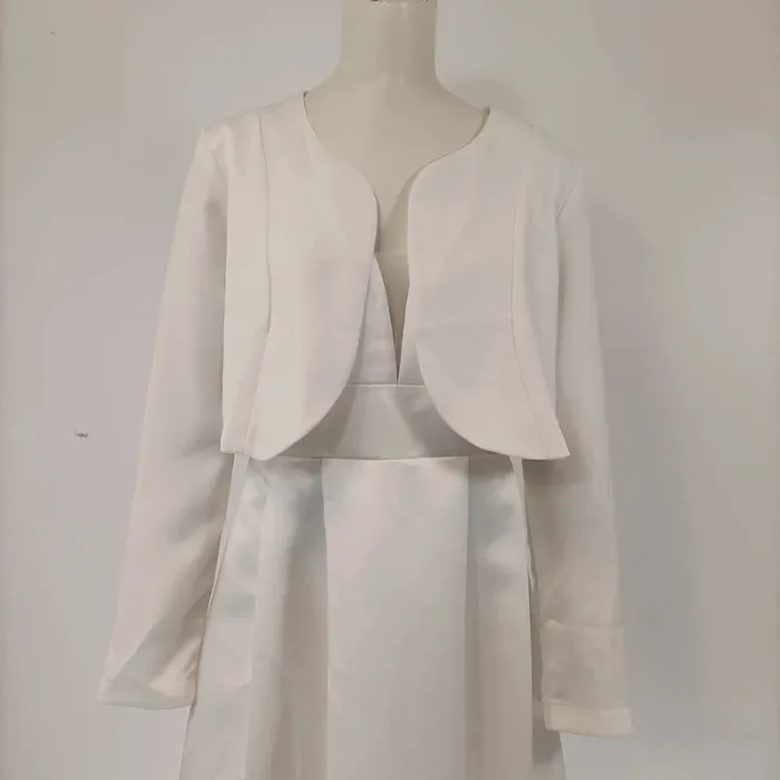Robe longue blanche satinée Charms avec veste boléro assortie taille S cérémonie A099 - photo numéro 9