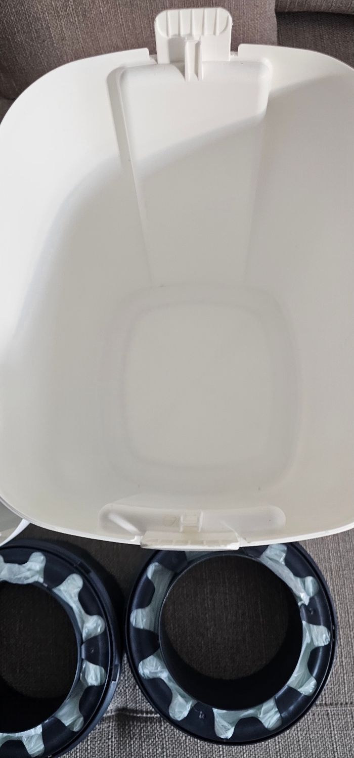 Poubelle a couche avec 2 recharges neuves - photo numéro 7
