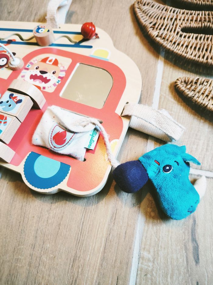 🚒Planche/panneau multi activités busy board camion de pompier en bois marque Lilliputiens - photo numéro 3