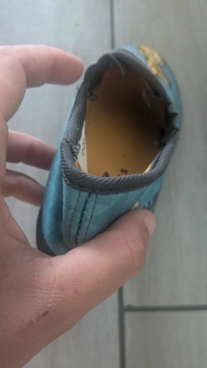 Chaussons le roi lion taille 27 - photo numéro 4