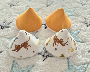 Lot de 4  tipis ~ cônes a pipi Singes 🐵  Moutarde 💛 
