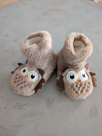 Chaussons neufs taille 26-27 mixte