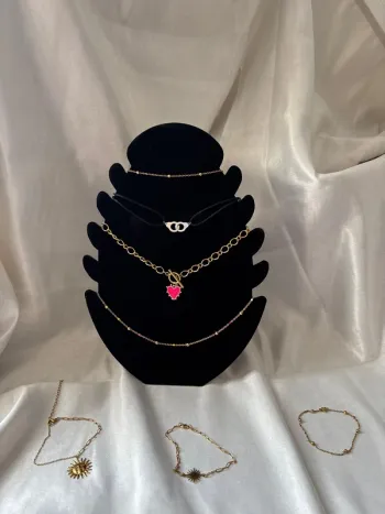 Collier , bracelet