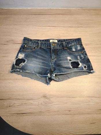 Short taille basse troué taille 36