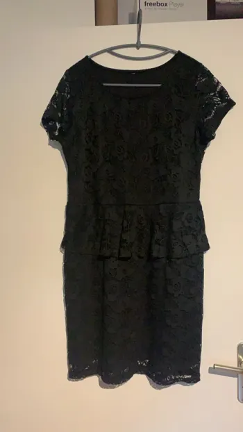 Robe à dentelle noire