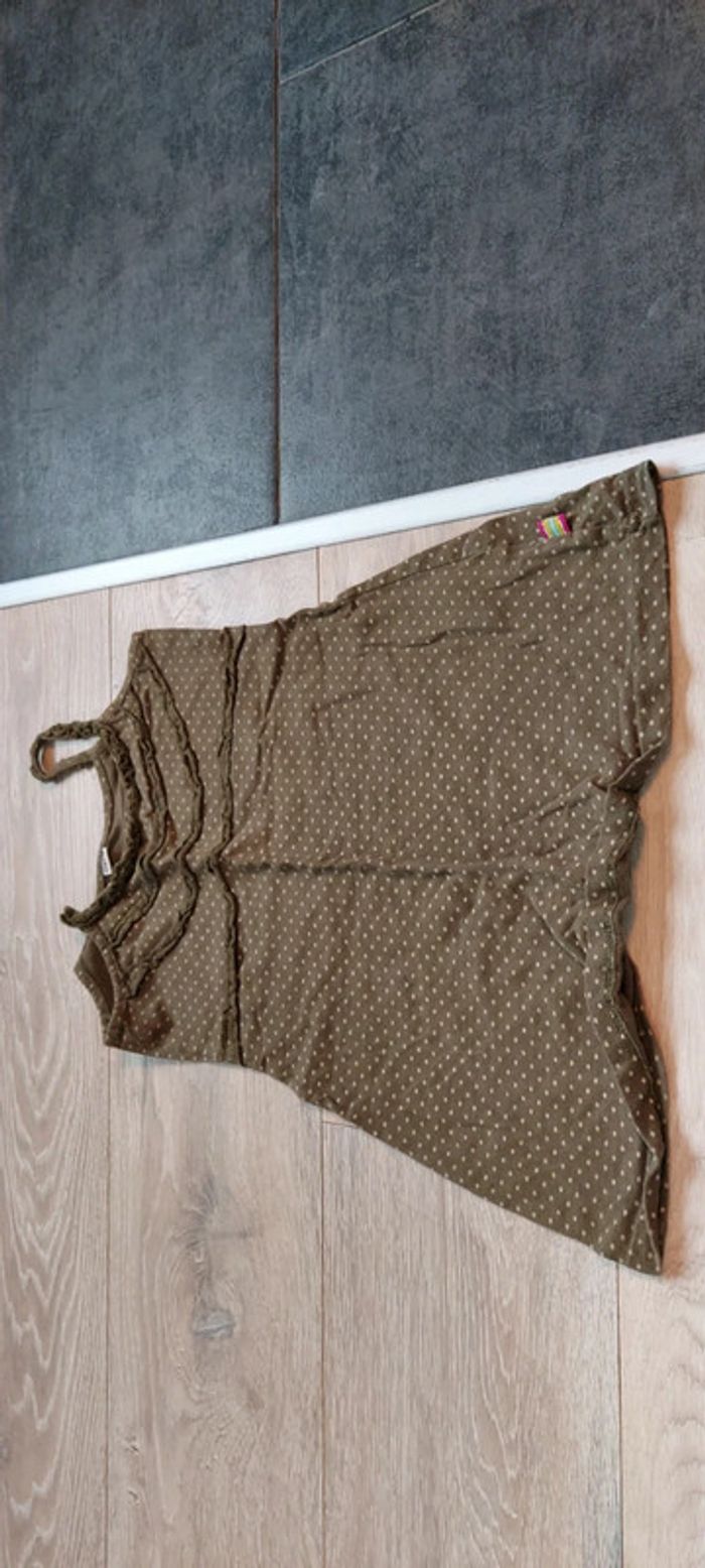 Robe courte kaki à bretelles, taille 5/6 ans, peu mise - photo numéro 2