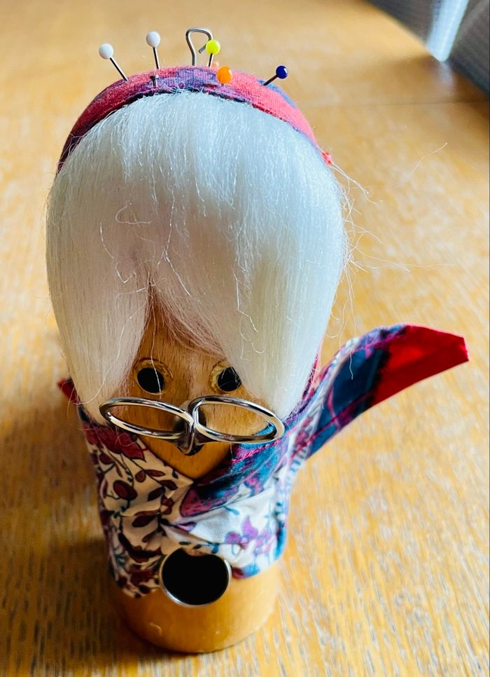 Porte-epingles, dé, ciseaux humoristique - photo numéro 2