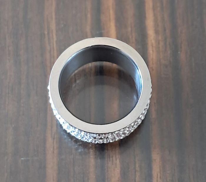 Bague anneau alliance large en acier et strass - photo numéro 6
