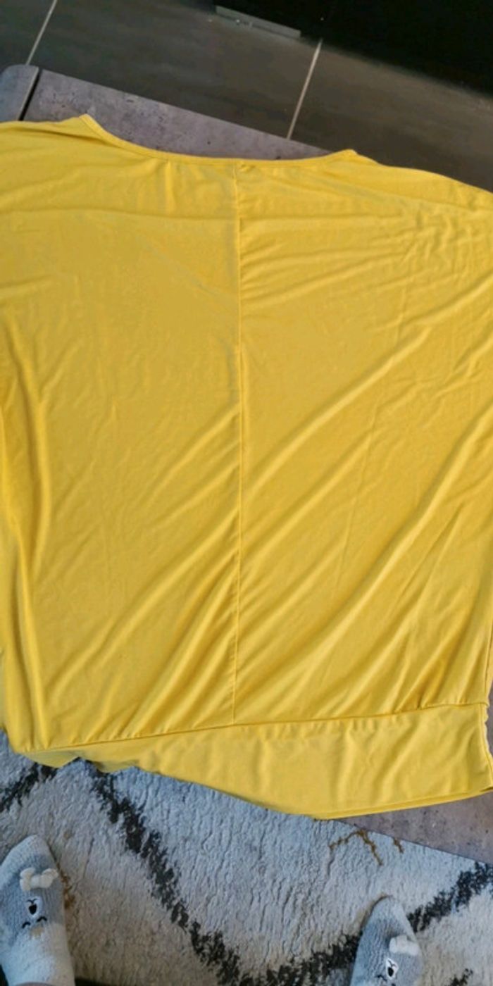 T-shirt motif papillon taille unique - photo numéro 2