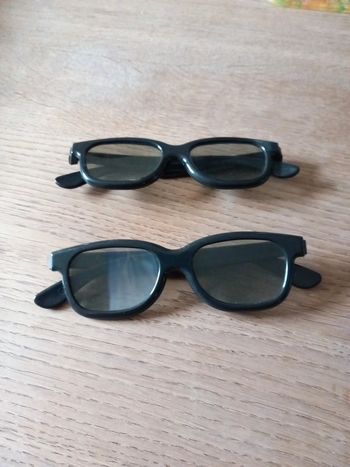 2 paires lunettes soleil Neuf