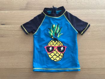 T-shirt manches courtes anti-uv primark 12/18mois