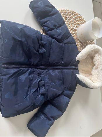 Manteau/Doudoune bleue Marine - motif cœur - 12 mois