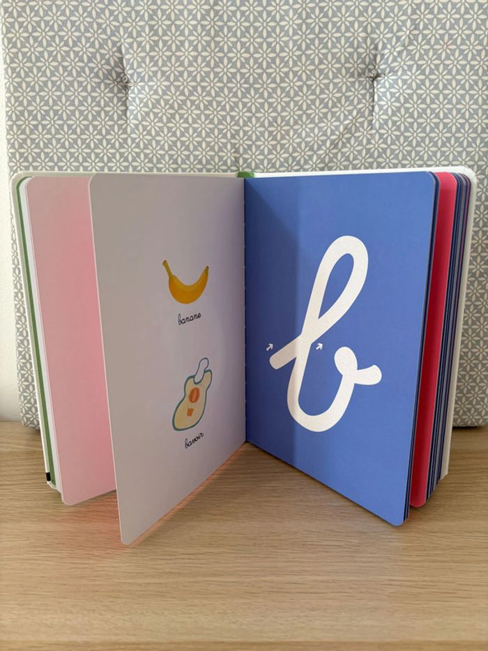 Livre d'Apprentissage de la Lecture "Mon Abécédaire Montessori à Toucher" - photo numéro 4