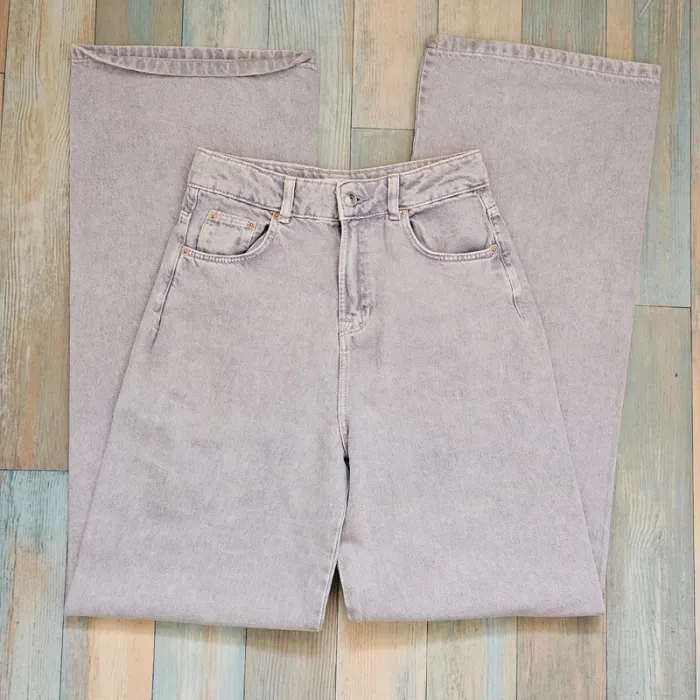 Jean jambes large pullandbear lilas taille 36 neuf sans étiquette