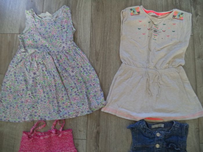Lot 4 robes 3 ans pour l'été - photo numéro 3