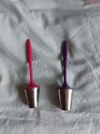 2 infuseurs à the