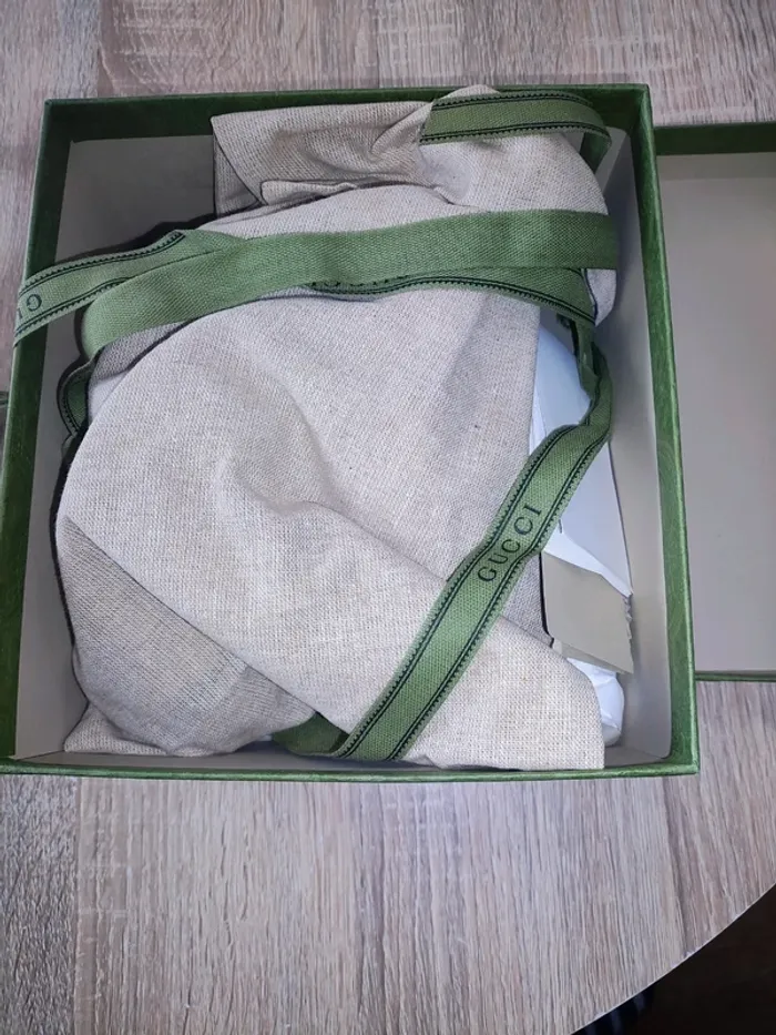 Authentique baskets gucci - photo numéro 2