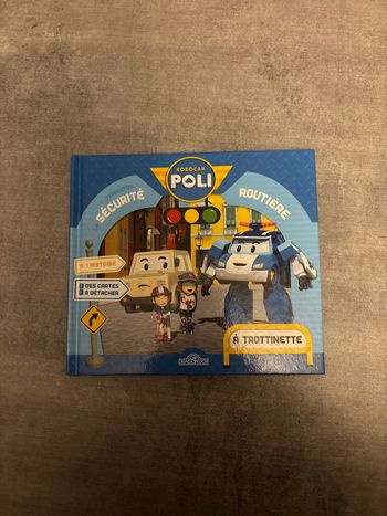 Livre robocar poli à trottinette