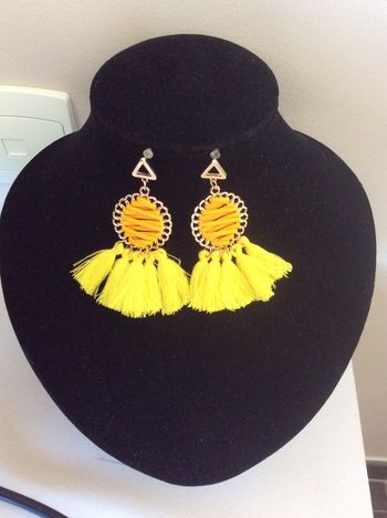 Boucles d’oreilles Pompons Neuves