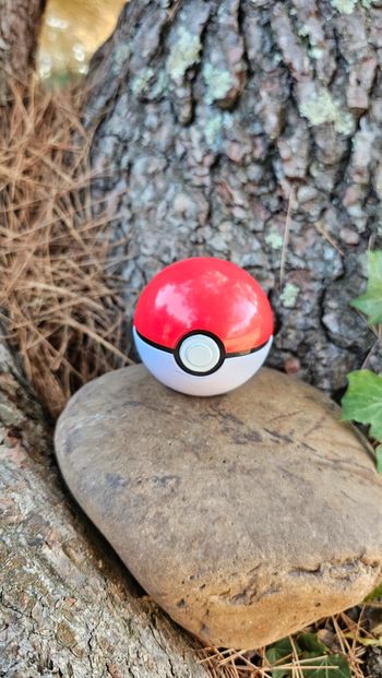 Super pokeball pour figurine Pokemon Nintendo
