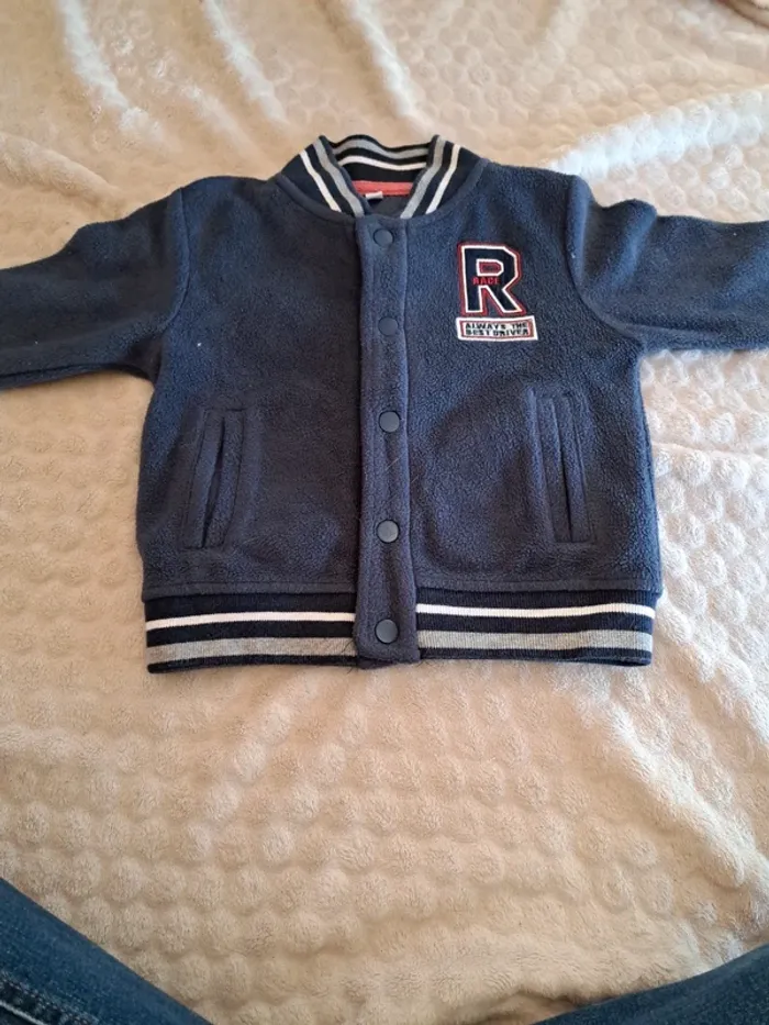 Gilet épais bébé – Pressions pratiques