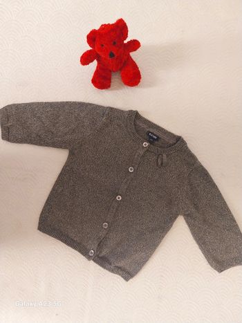 Gilet kiabi taille 6 mois