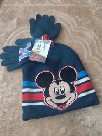 Ensemble bonnet et gants Mickey