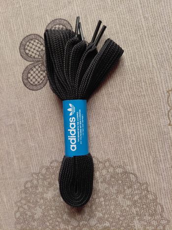 Lacets Adidas neufs