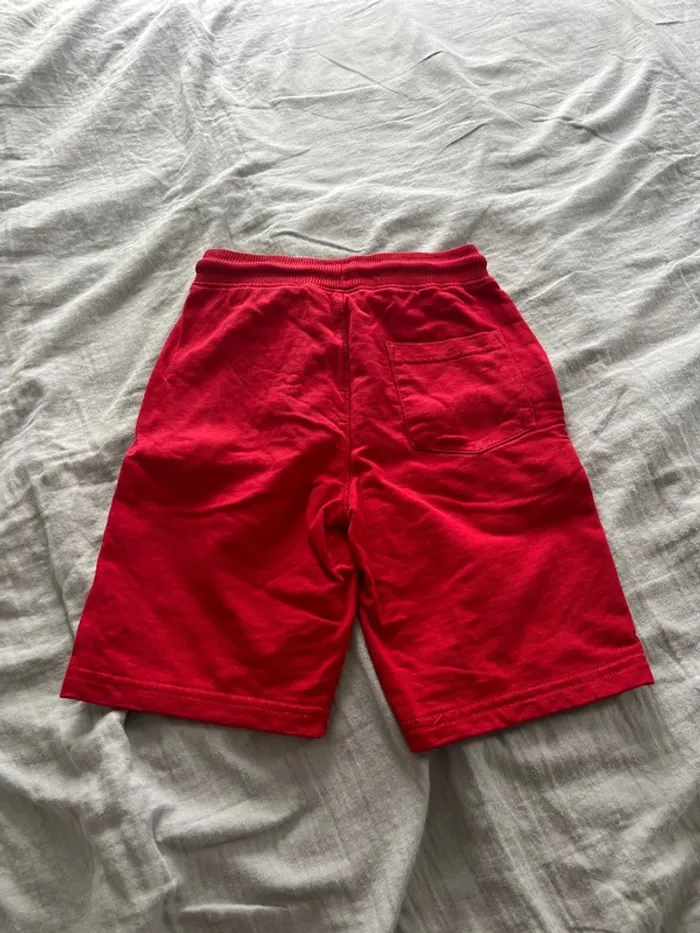 Short rouge 6/7 ans - photo numéro 4
