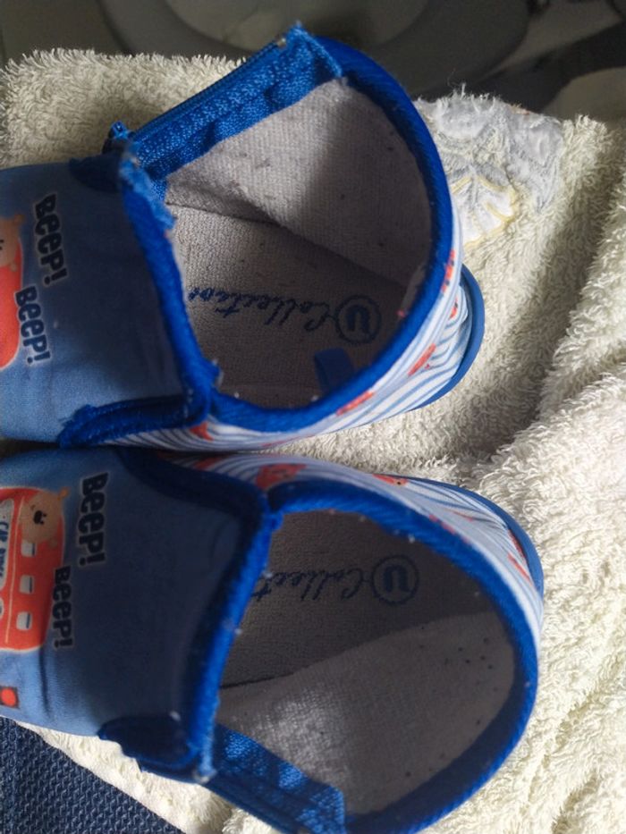 Chaussons garcon taille 24 - photo numéro 2