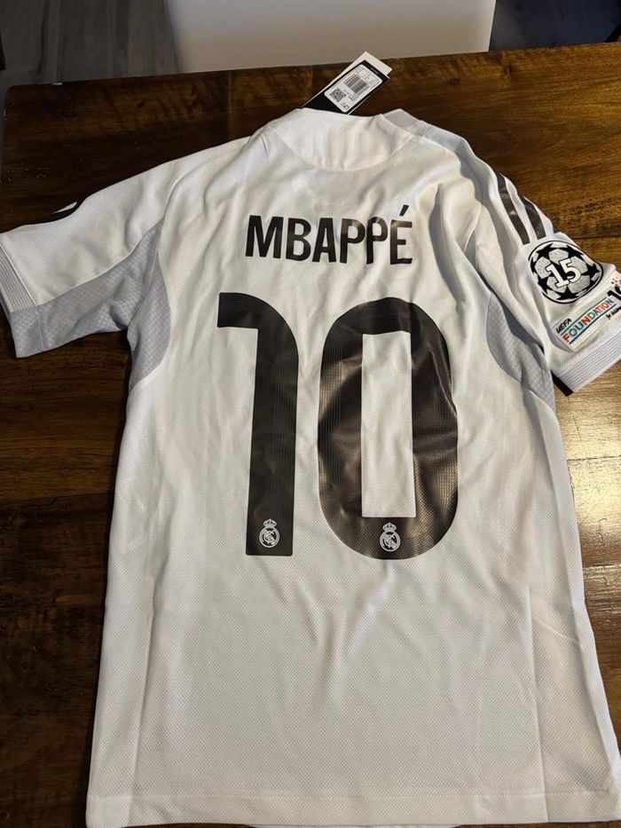 T-shirt réal de Madrid neuf authentique