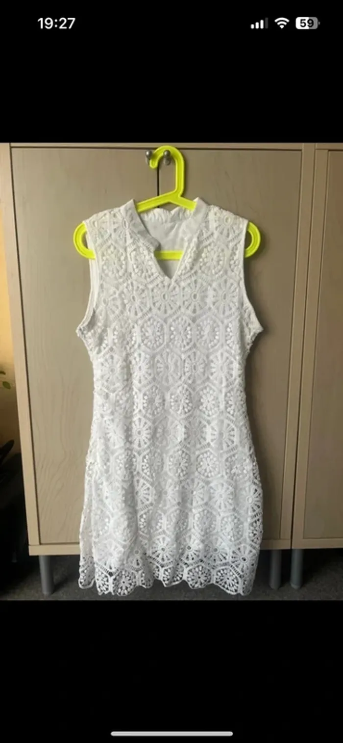 Superbe robe blanche dentelle