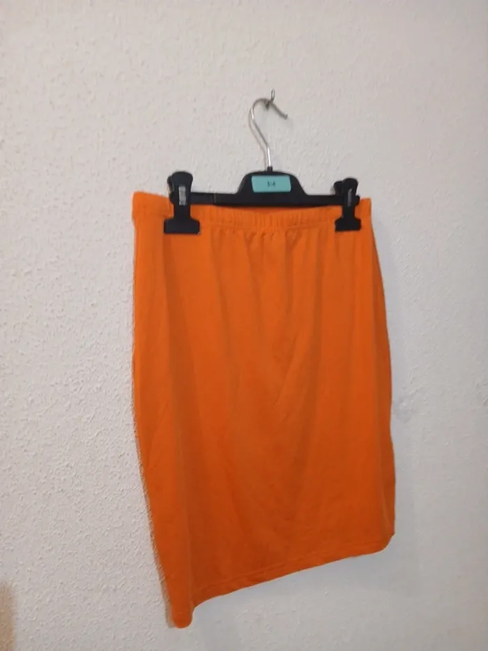 Jupe courte orange  élastique " shein" taille s - photo numéro 2