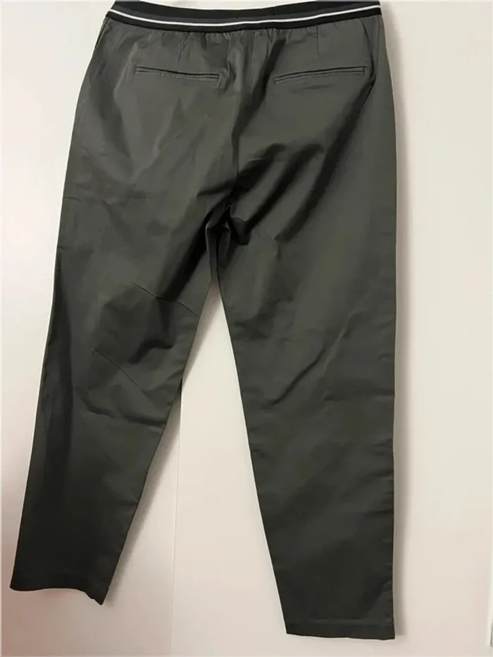 Pantalon chino gris foncé Pull and Bear - photo numéro 7