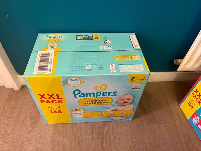Pack XXL 148 Couches Pampers Premium protection Taille 2 (4-8 kg) - photo numéro 2